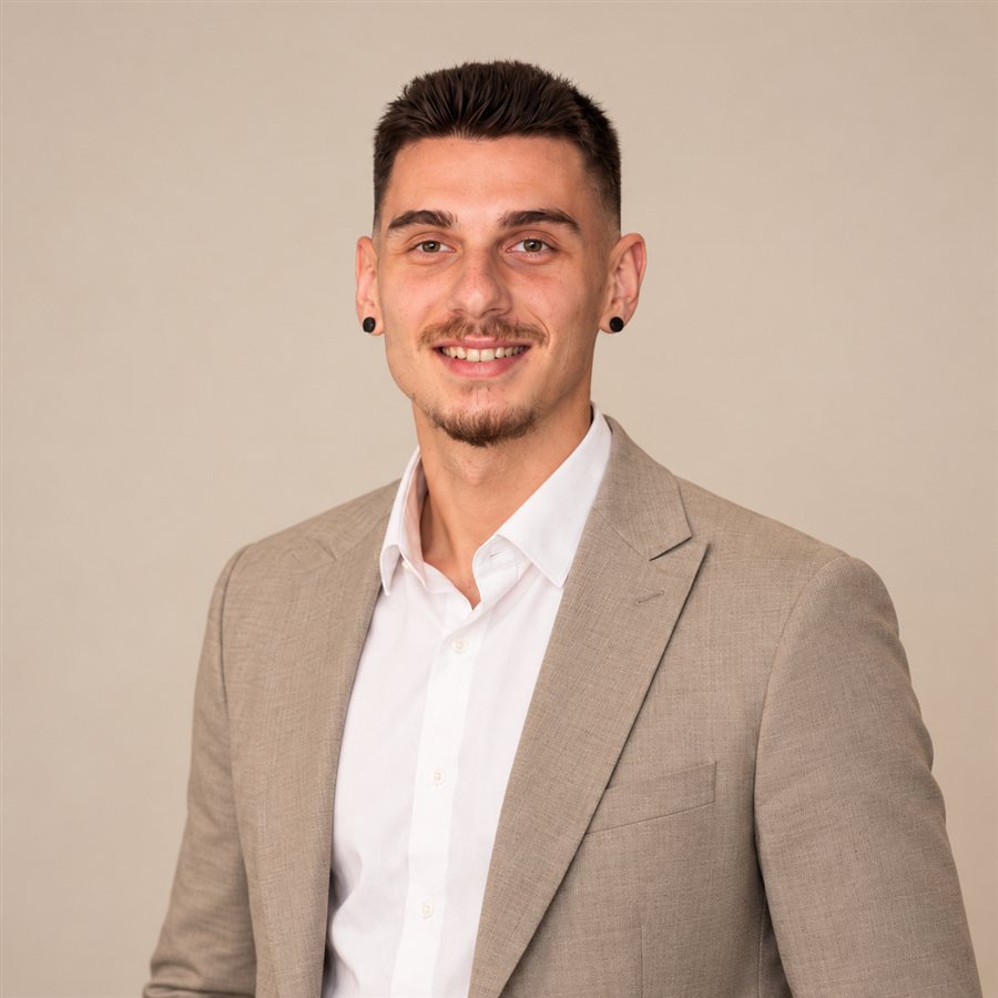 Φωτογραφία του Jordan Angelov